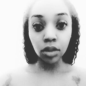 Meet your Posher, Deonna